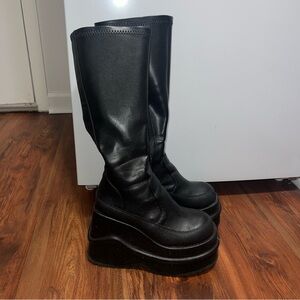 Chic Dollskill Size 5 Black Platform Boots